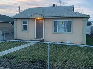 203 N G St, Toppenish, WA 98948