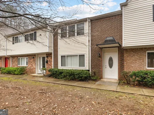 7122 Stonington Dr, Sandy Springs, GA 30328