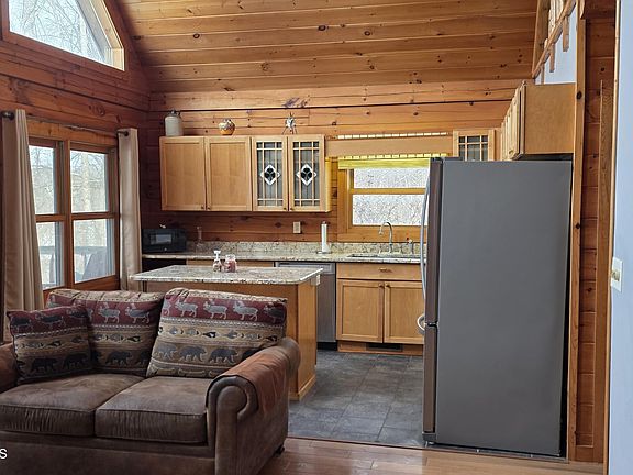 5th image of 1672 Creek Road