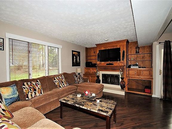 4th image of 7300 Creekwood Dr #3A