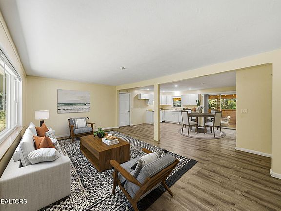 4th image of 2022 Center Rd