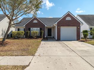 95 Avonshire Dr, Summerville, SC 29483