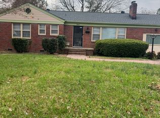 11 Markham Dr, Hampton, VA 23669