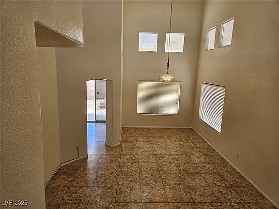 5th image of 7849 Blue Brook Dr