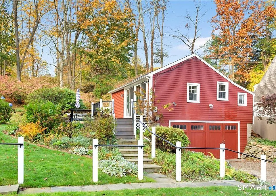 1C Ridgewood Ln