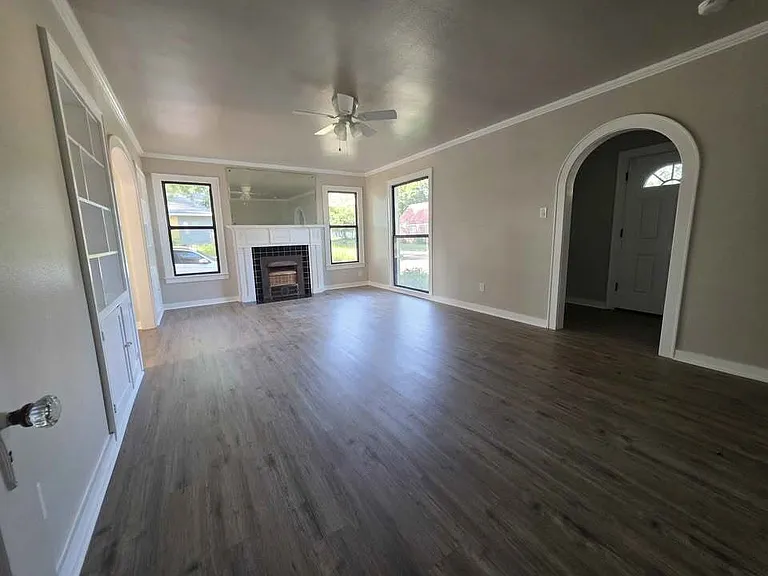 1401 Wilson St — Photo 5