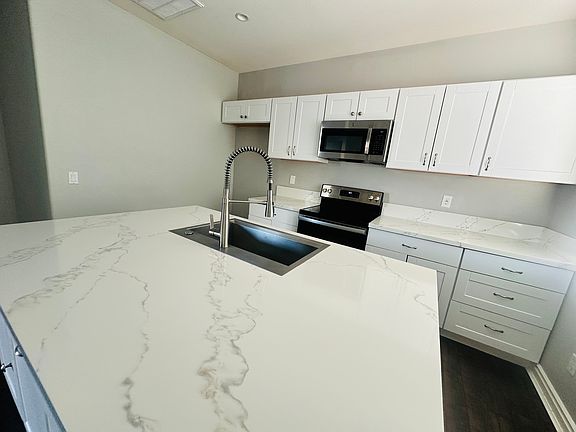 2nd image of 9470 Shadow Mountain Dr