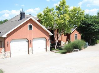 1392 Forest Lake Dr, Branson West, MO 65737