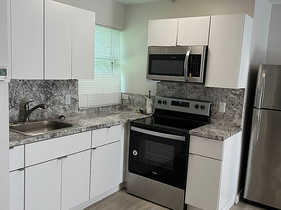 3rd image of 450 NE 62 St 5 #5