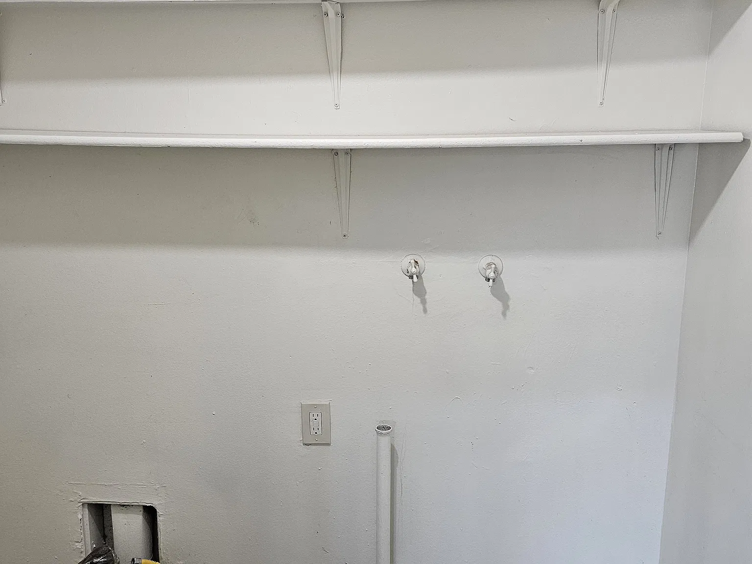 3 bed, 900 sqft, $2,095 — Photo 3
