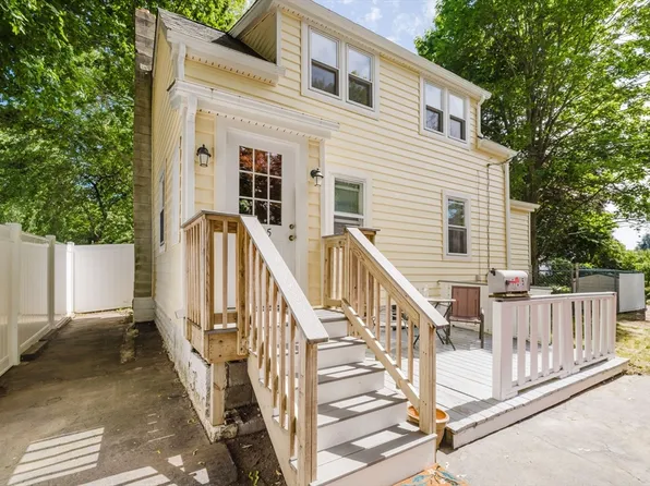 135 Bridge St, Fairhaven, MA 02719