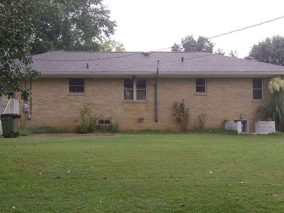 2nd image of 208 Sherwood Dr