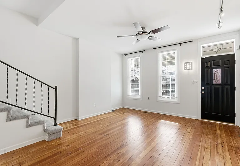 2812 Clifton Ave — Photo 3