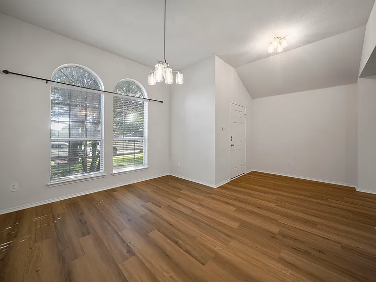 3904 Oakhurst Ln — Photo 6