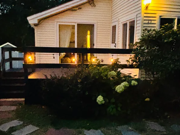 (undisclosed Address), York, ME 03909