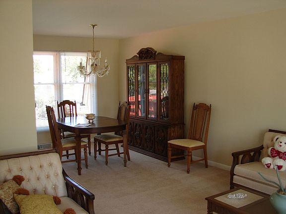 Dining Room 11'8 x 10'0