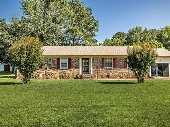 220 Carrie Dr, Franklin, VA 23851