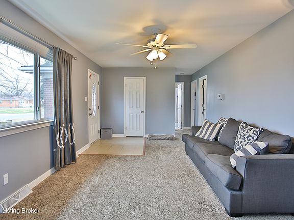 4th image of 7702 Poinsettia Dr