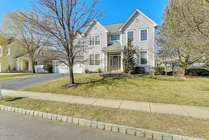 1st image of 2335 Forest Cir