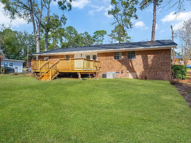 1369 Nancy Dr — Photo 34
