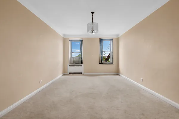 Sold by E Realty International Corp | media 38