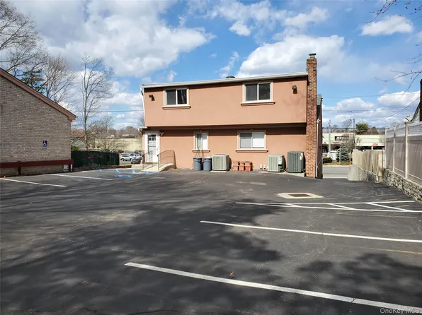 122 Forest Ave, Glen Cove, NY 11542