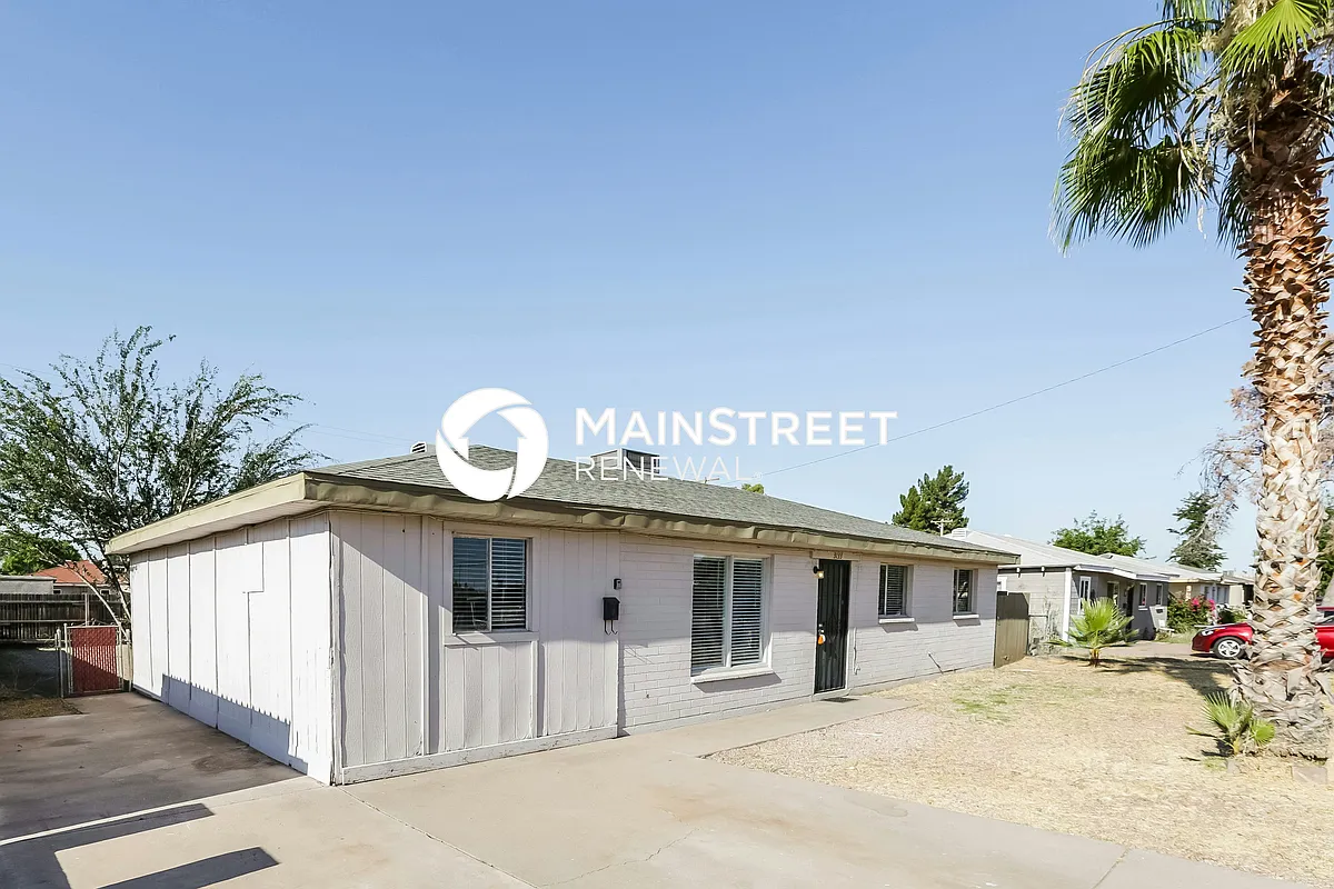 Front View - 3133 W Marshall Ave
