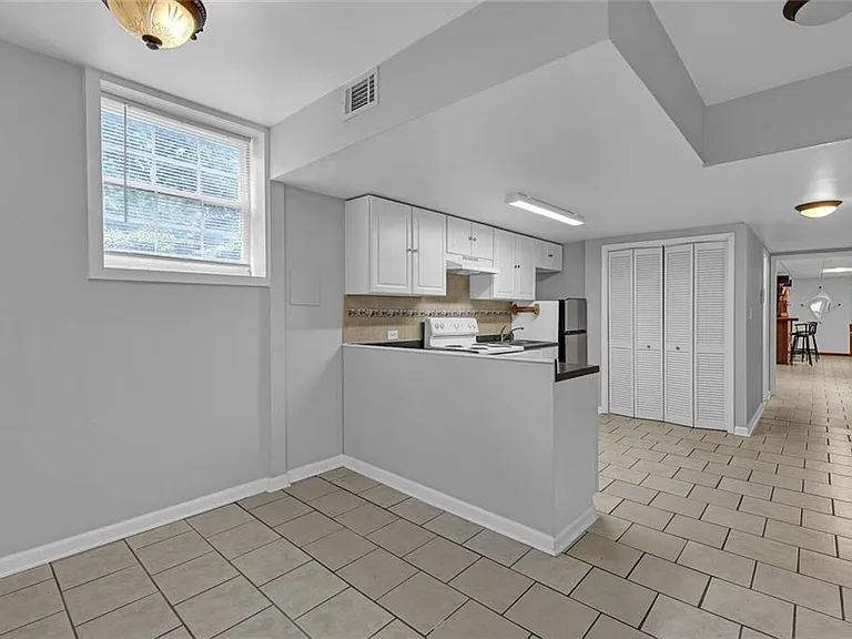 569 Garner Way NW — Photo 30