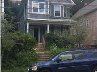 382 Victory Blvd, Staten Island, NY 10301