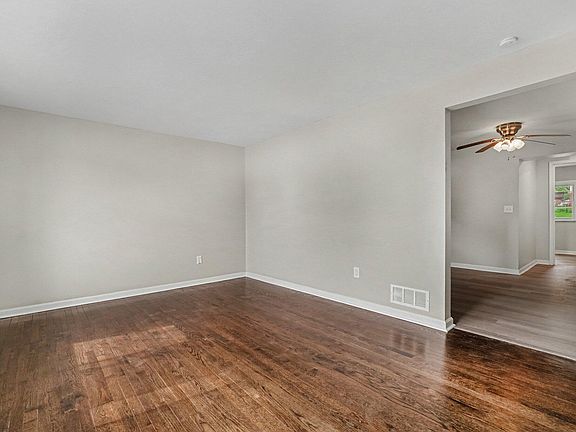 4th image of 328 Sunset Ave