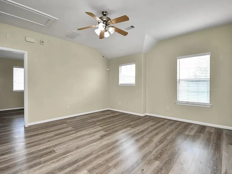 6315 Bain Dr — Photo 34
