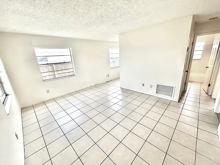 4028 61st St W #4028 — Photo 3