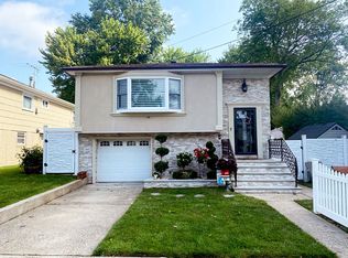 61 Everton Pl, Staten Island, NY 10312