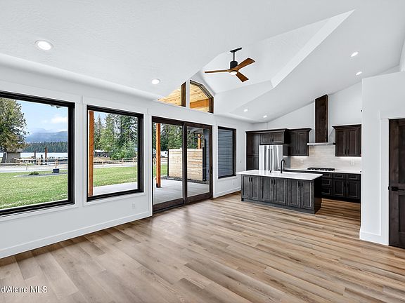 2nd image of 39 Rebecca Ln