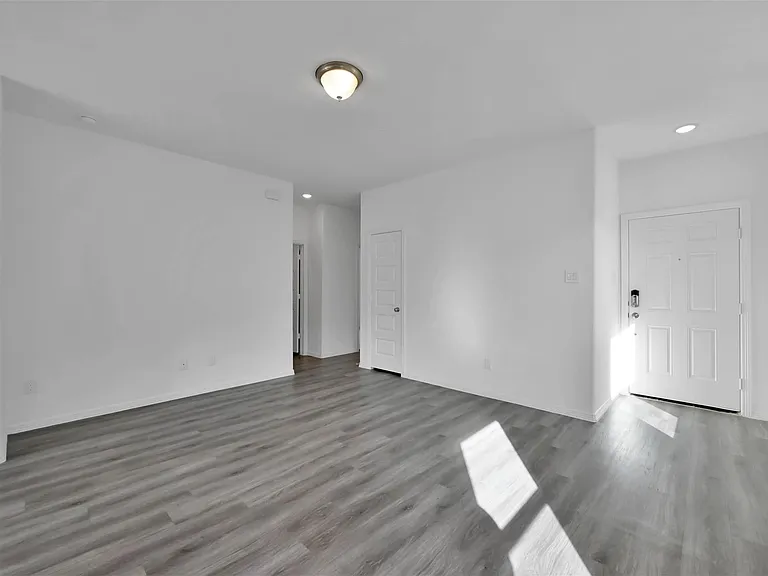 16564 Moss Ln — Photo 5