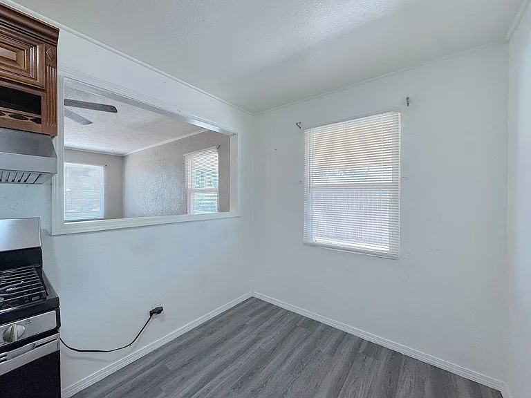 7816 Santa Monica Ct — Photo 9