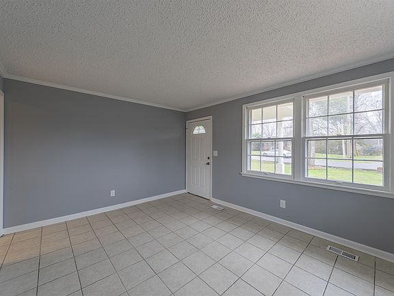 4th image of 112 Pleasant Dr