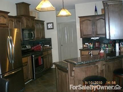 3rd image of 4890 Candlewick Dr