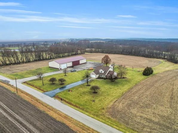 10879 Sunnyland Rd, Farmer City, IL 61842