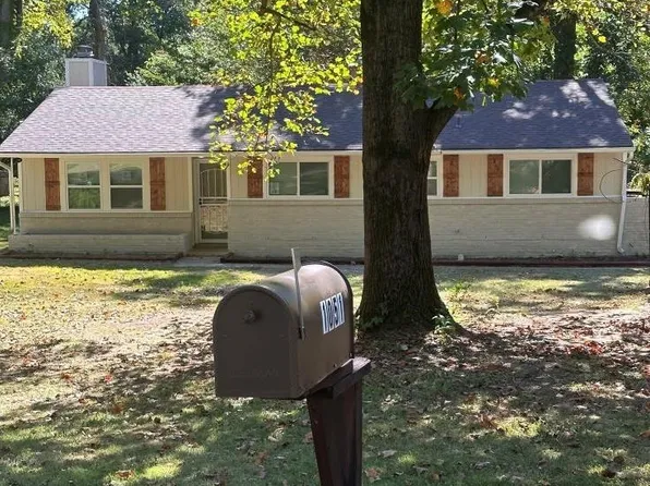 1051 E Alcy Rd, Memphis, TN 38106