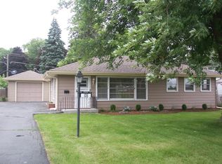 106 Park Ave, Cary, IL 60013