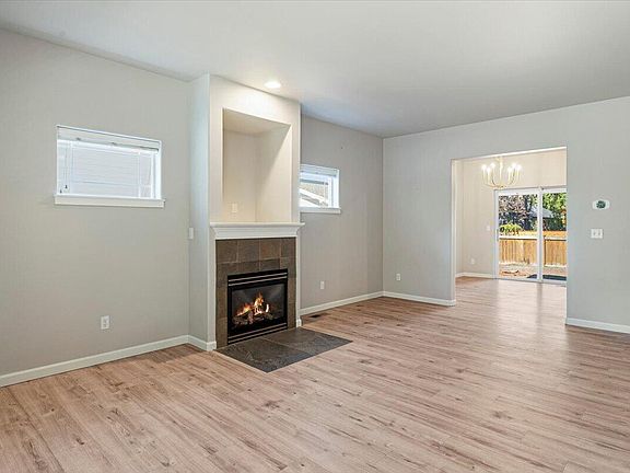 3rd image of 21328 Oakview Dr