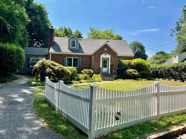 46 Beechwood Rd, Hartsdale, NY 10530