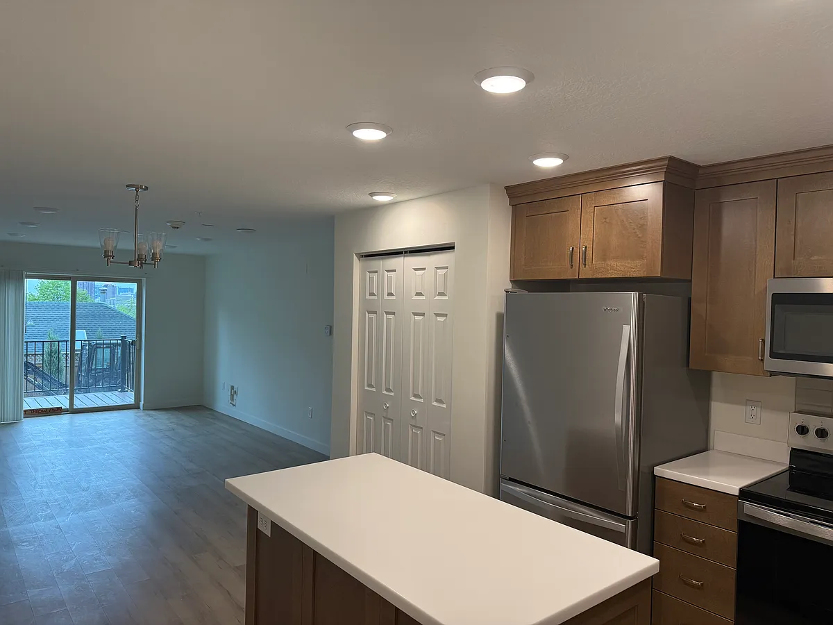 Building Photo - 1032 E 400 S #101B