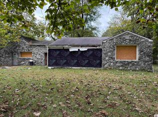 1149 Oaks Rd, Paducah, KY 42003