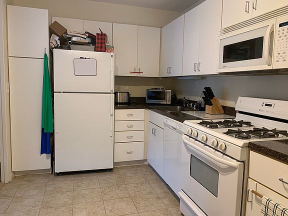 5th image of 2800 N Lake Shore Dr APT 1715