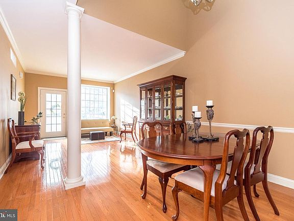 4th image of 423 Elm Cir
