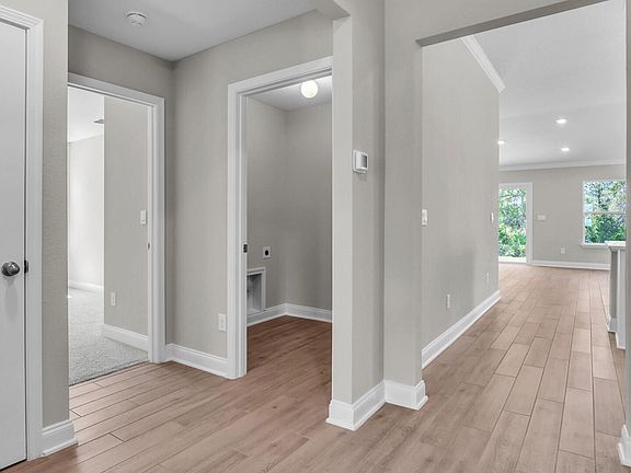 4th image of 16 W Sawmill Ct