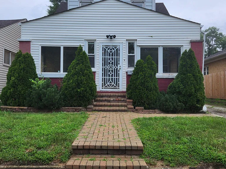 825 Mulberry St — Photo 2