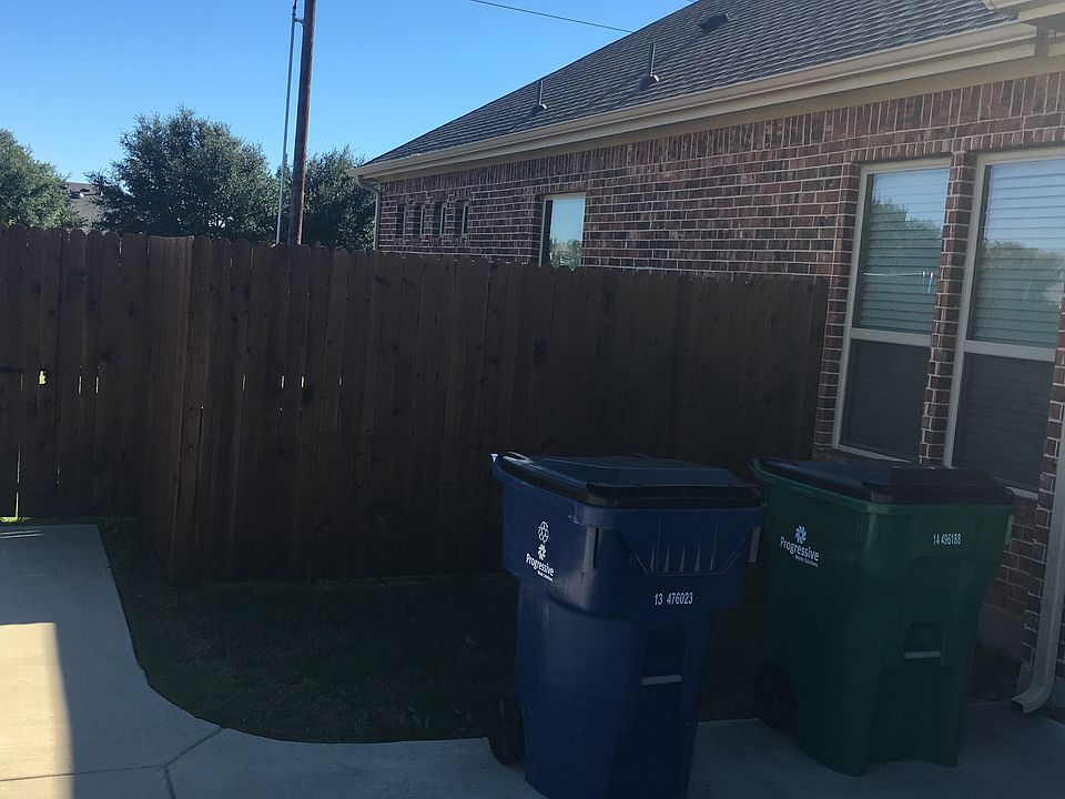 1st image of 1402 Oak Hill Ln